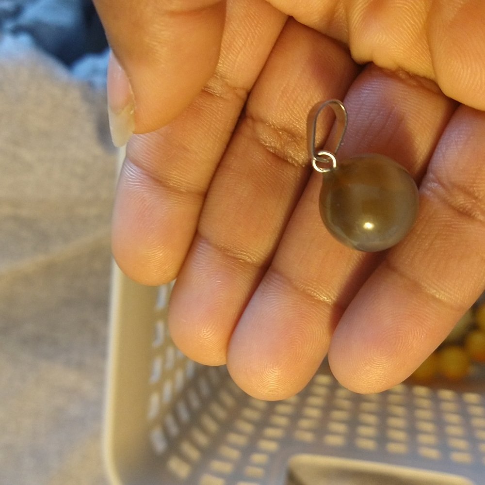Round pendant agate